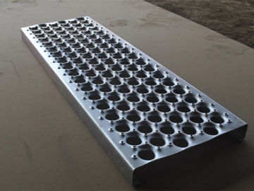 Chiny Antypoślizgowe aluminium Perf O Grip Safe Metal Safety Grating Walkway Floor dostawca