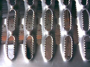 Chiny Lekka antypoślizgowa metalowa płyta / antypoślizgowe metalowe stopnie schodowe dostawca